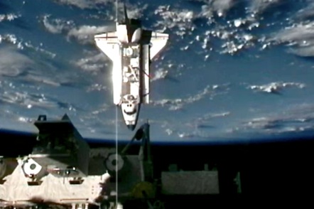 endeavour-from-iss-300-feet